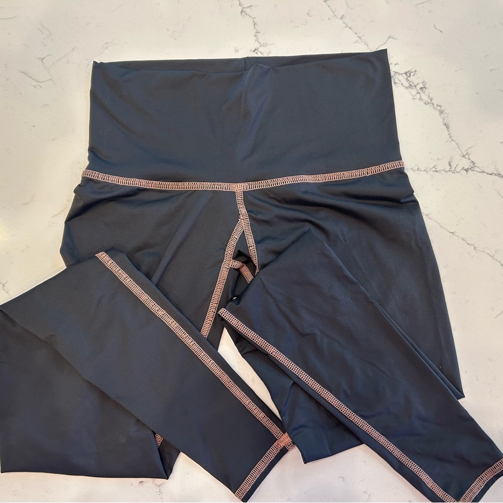 Teeki Carbon Grey Hot Pant Legging